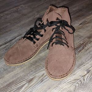 TOMS Tomboy  Brown Flat Lace-Up Ankle Booties  Sz 6 NWOT